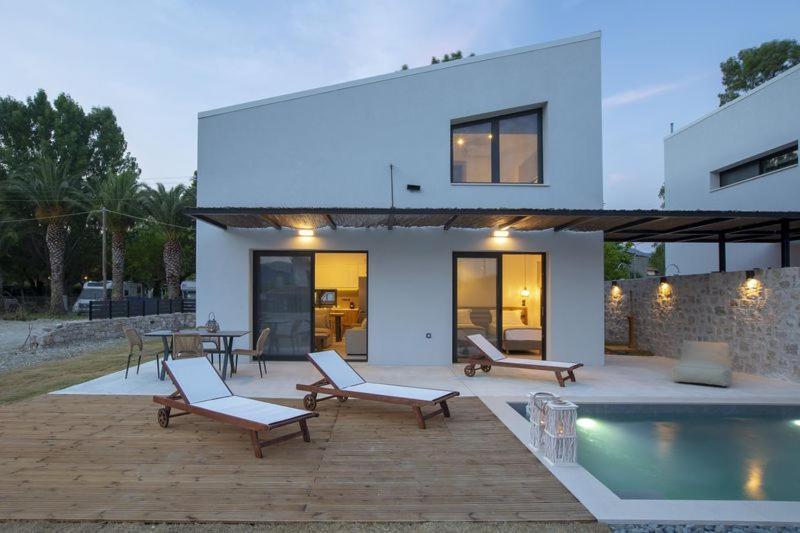 Seascape Villas Vassiliki - Beachfront Villas Exterior photo