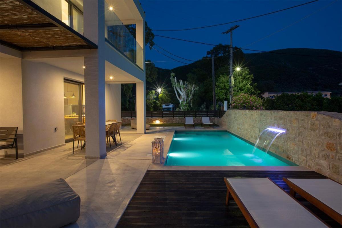 Seascape Villas Vassiliki - Beachfront Villas Exterior photo