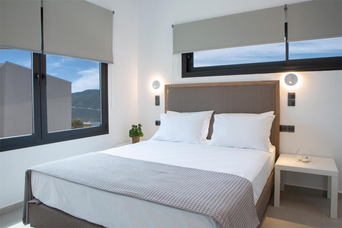 Seascape Villas Vassiliki - Beachfront Villas Exterior photo
