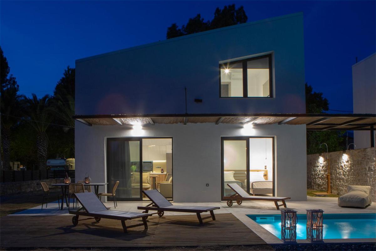 Seascape Villas Vassiliki - Beachfront Villas Exterior photo