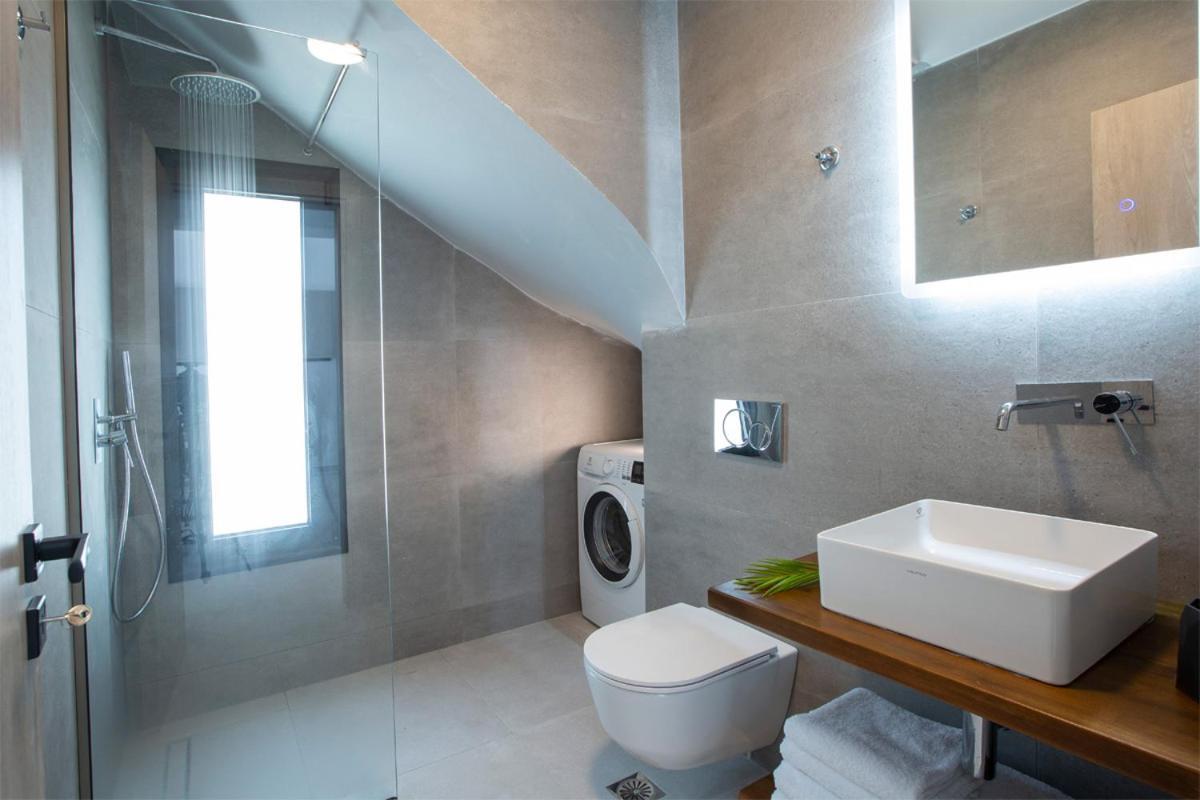Seascape Villas Vassiliki - Beachfront Villas Exterior photo